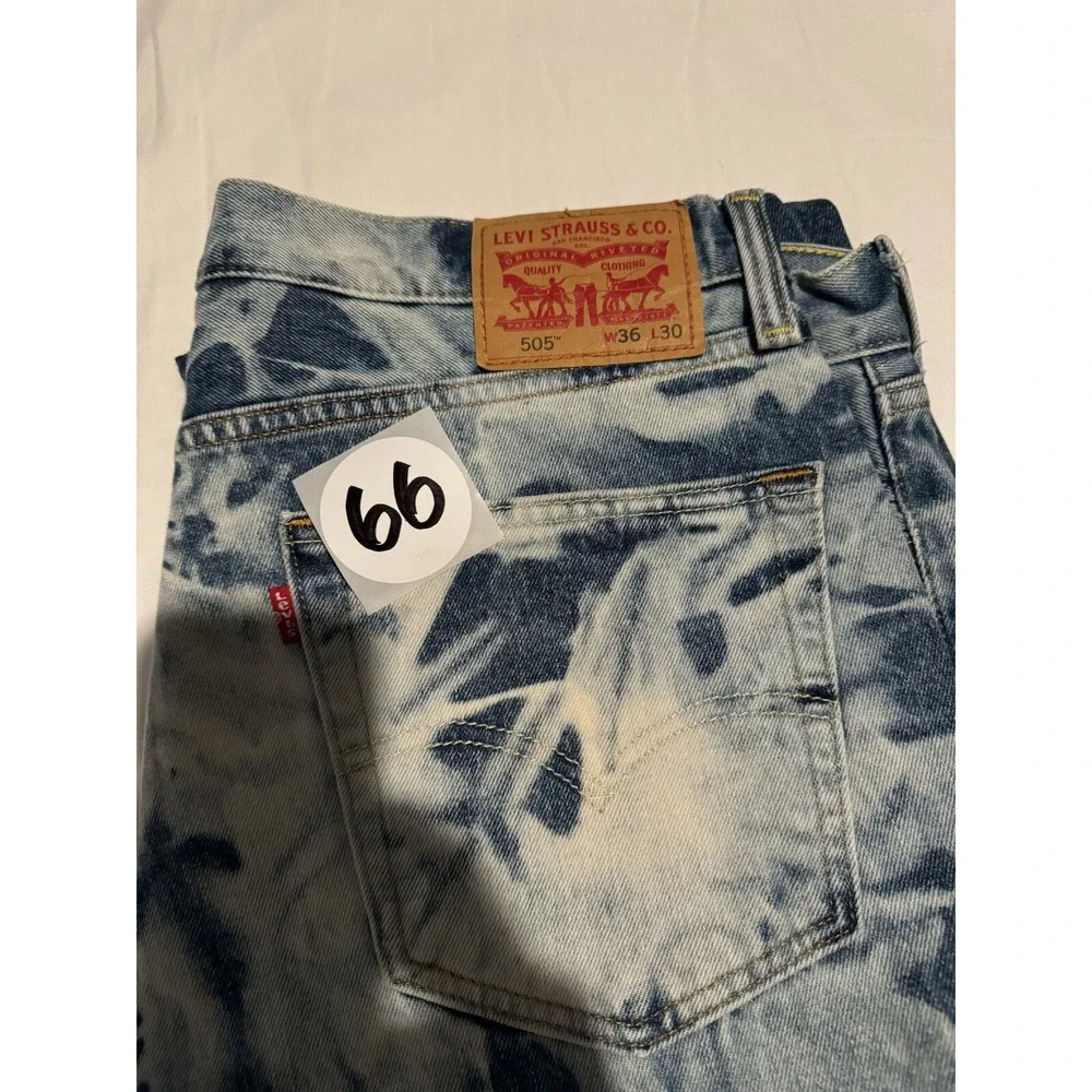 Vintage Levi's 505 Straight Leg Jeans size 36 x 30 - Bleached Paint Splatter
